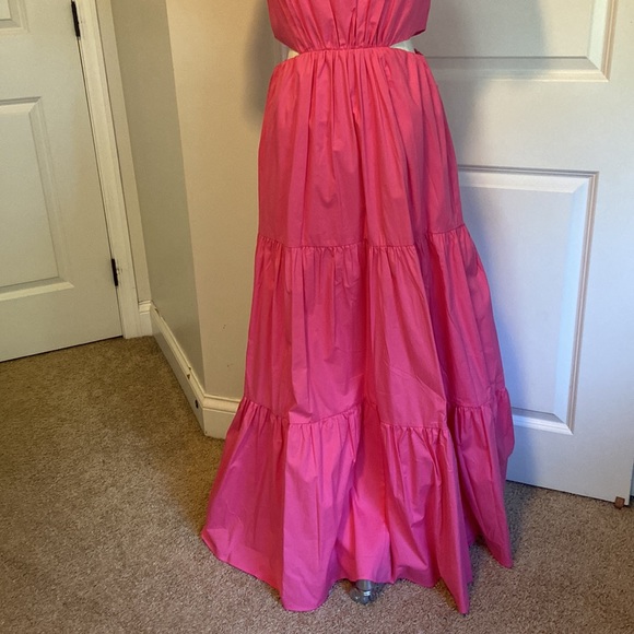 Cut out Maxi dress in Pink - Picture 4 of 4
